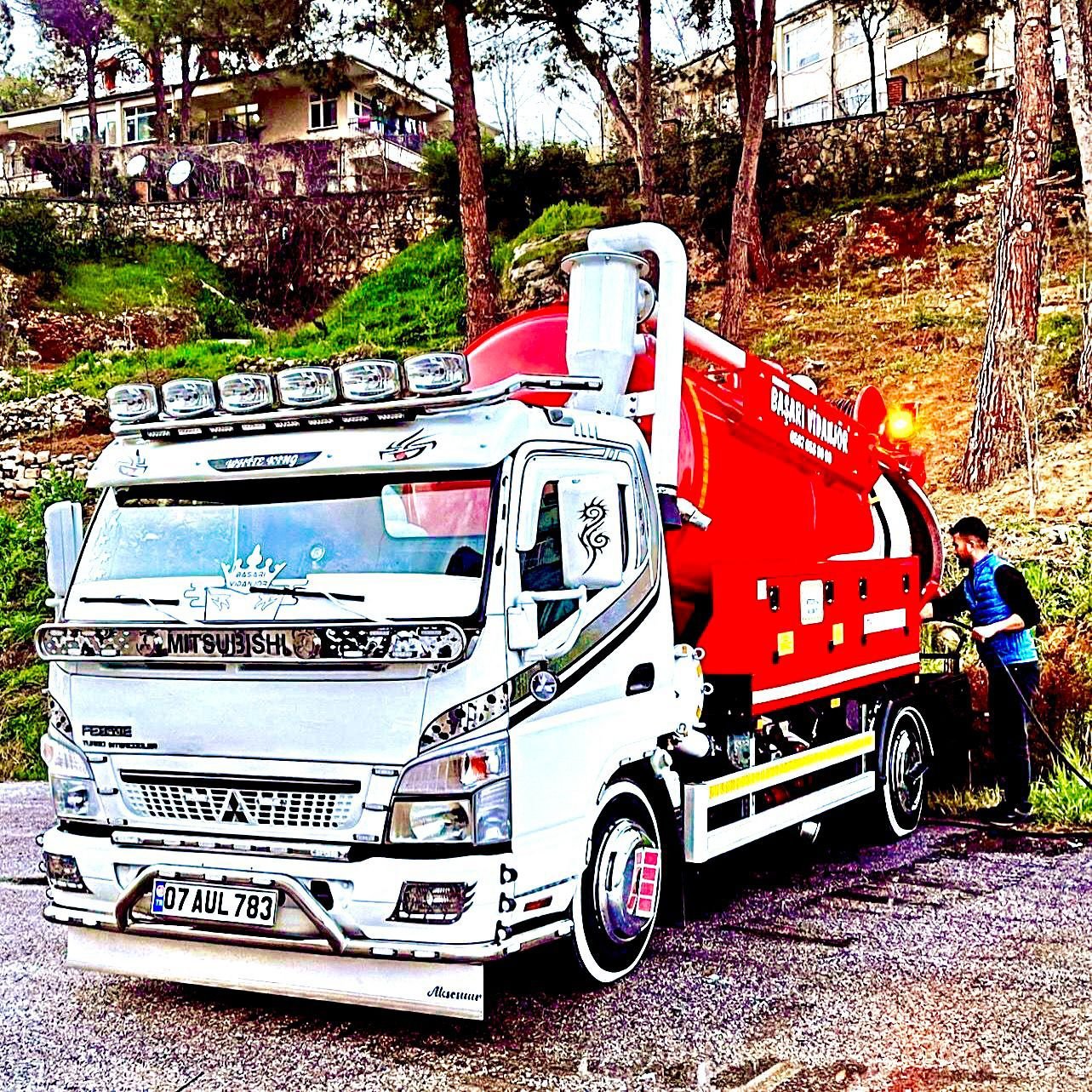Manavgat Başarı Vidanjör - premium Mitsubishi Fuso vidanjör aracımız otel hizmetinde